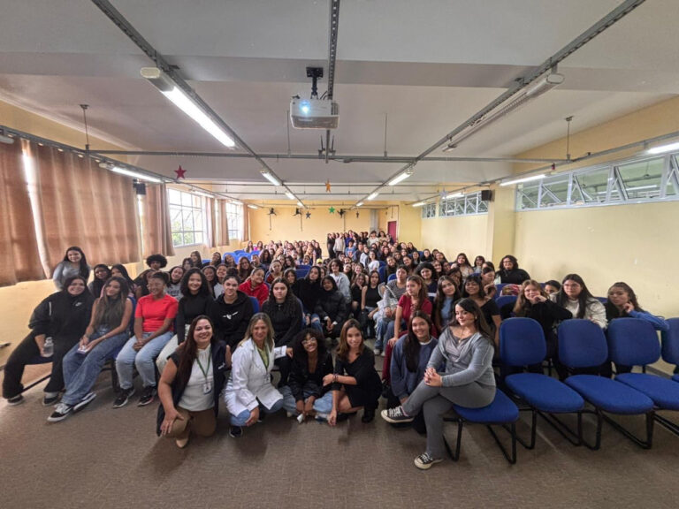 Secretaria de Saúde de Rio Grande da Serra realiza palestra na ETEC e reforça ações do Mês das Mulheres