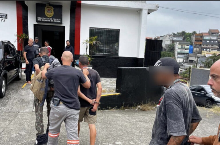 Ação Conjunta Desarticula Ponto de Tráfico em Rio Grande da Serra; Três Presos em Flagrante