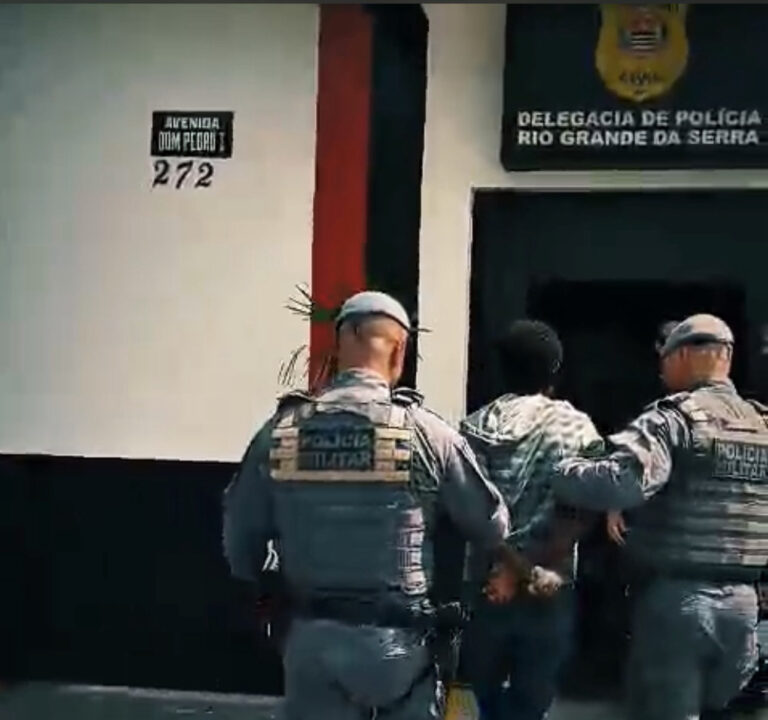 Polícia Militar Prende Mulher com 37 Porções de Crack e 22 de Cocaína no Parque América em RGS